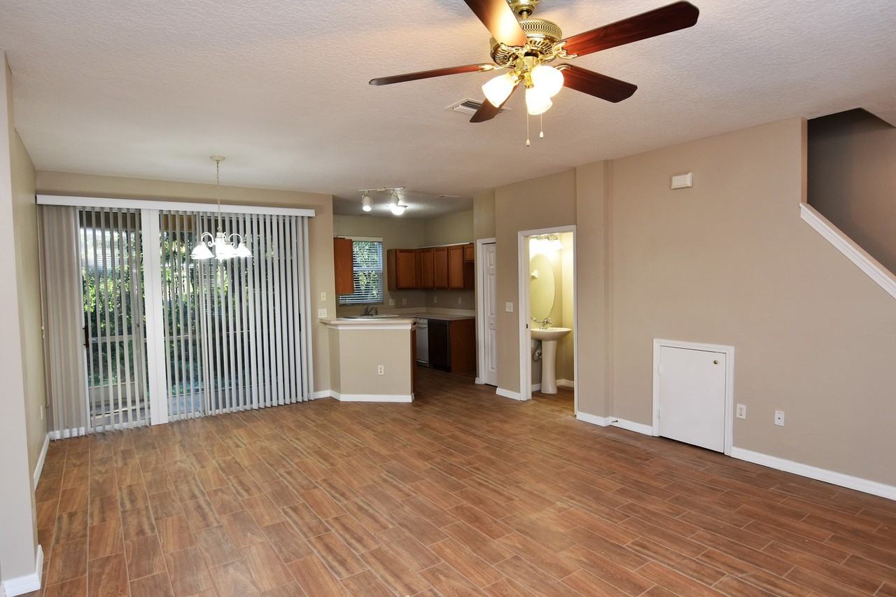 11037 Black Swan Ct - Photo 2 of 8