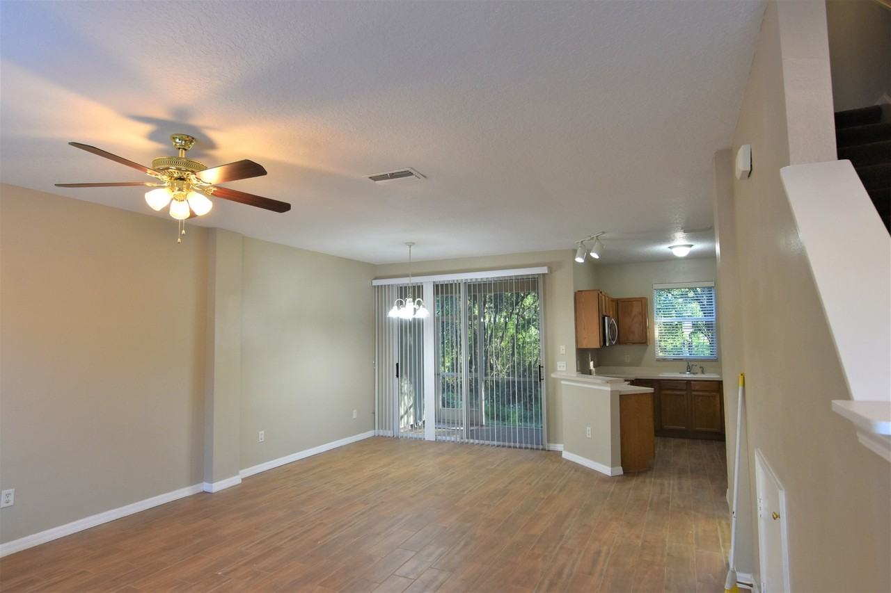 11037 Black Swan Ct - Photo 3 of 8