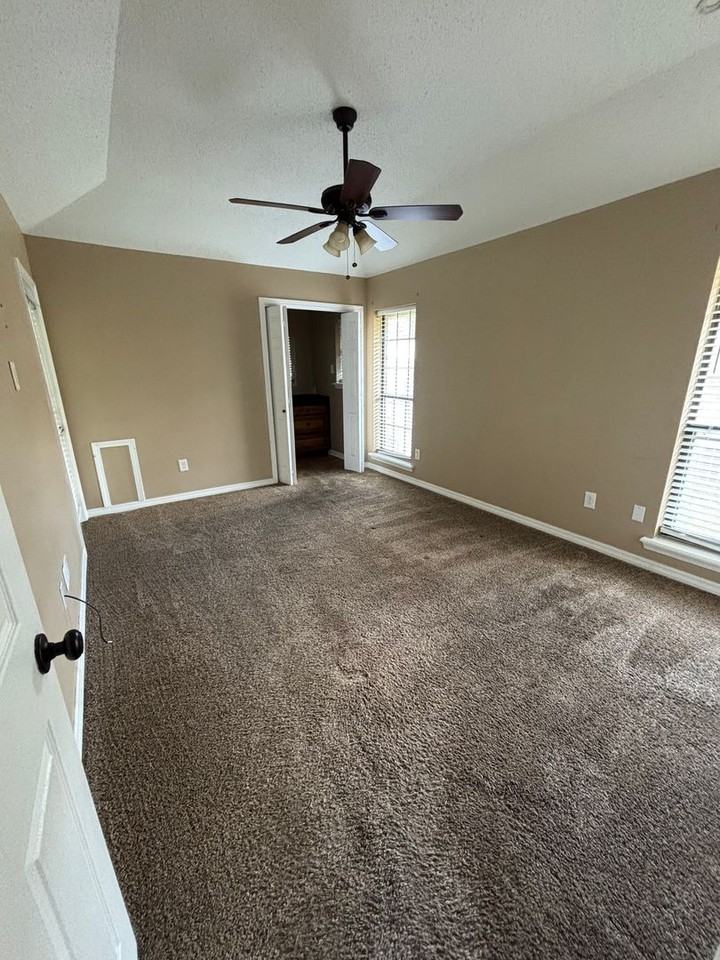5402 Susanna Dr - Photo 5 of 13