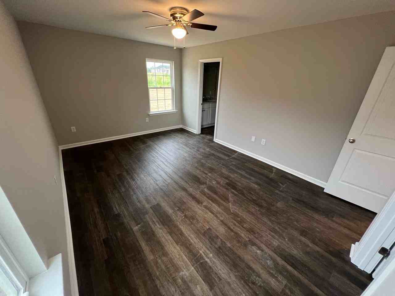 128 Callaway Cres - Photo 5 of 11