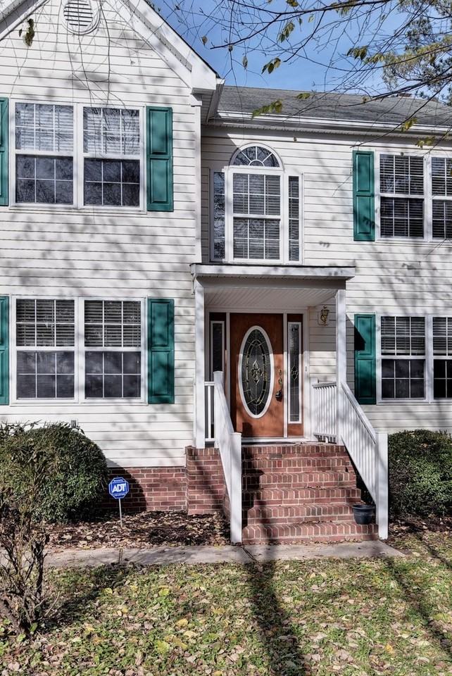 16 Evans Grove Rd - Photo 4 of 37