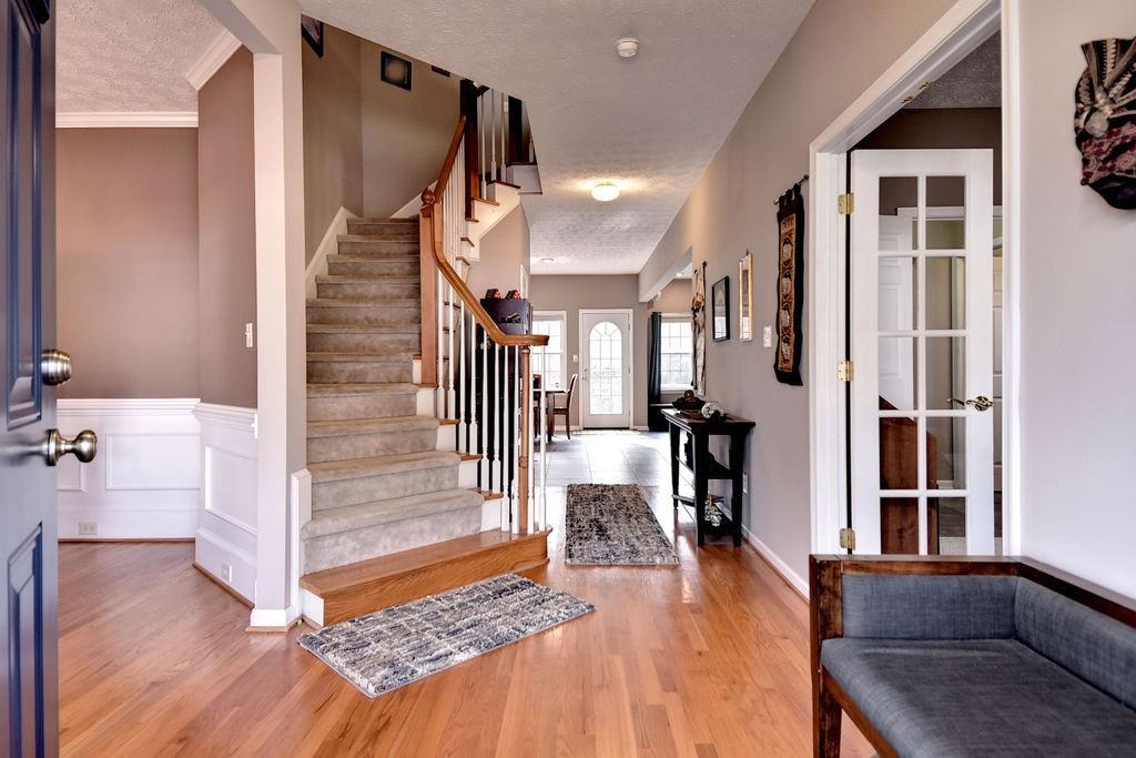 203 Rosetta Dr - Photo 3 of 37