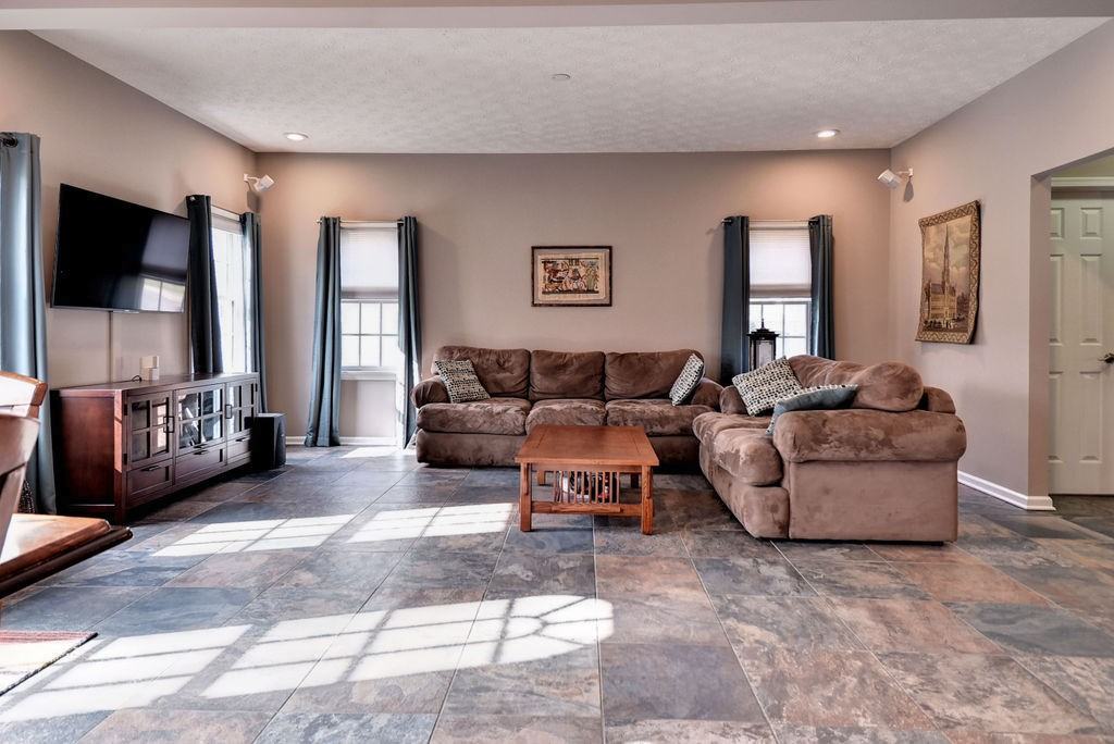 203 Rosetta Dr - Photo 7 of 37