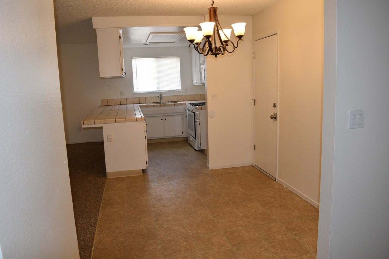 4809 Millbrook Way - Photo 6 of 13