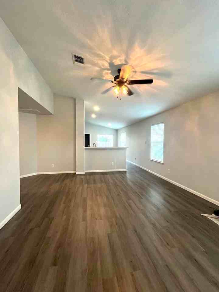 733 Wolfeton Way - Photo 4 of 17