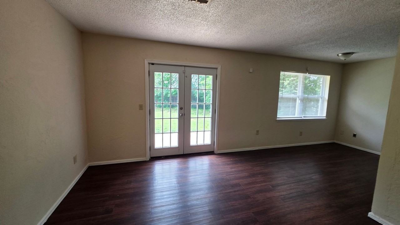 1008 Willow Brook Dr - Photo 4 of 26