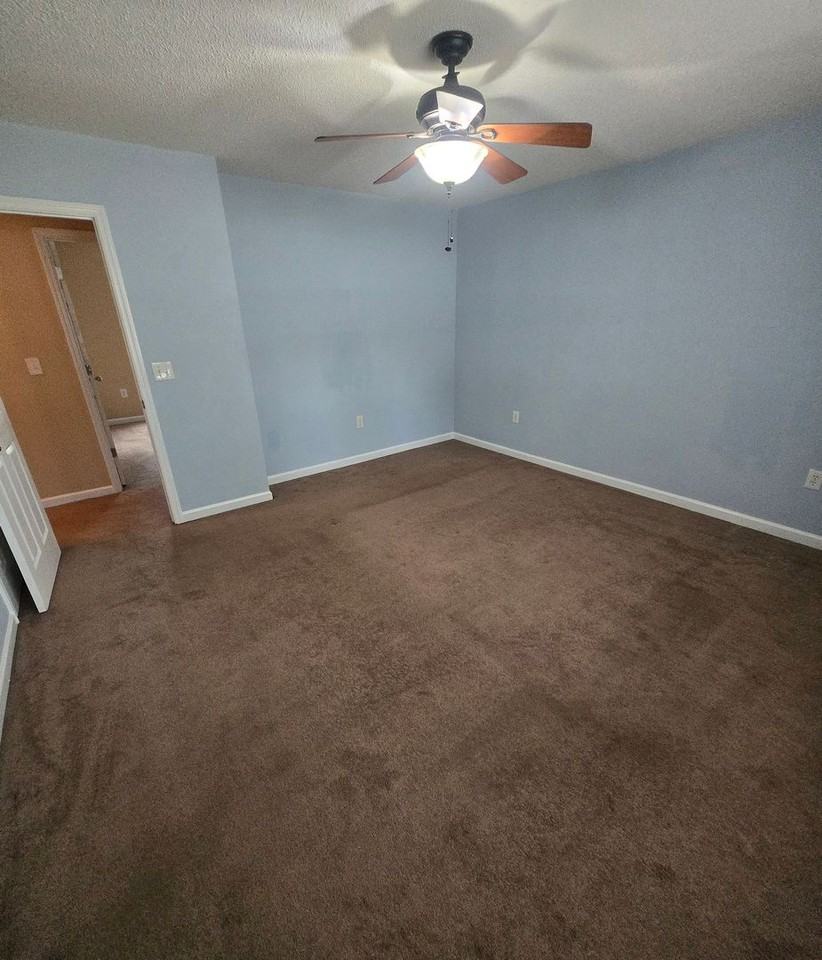 213 Rosemary Ln - Photo 7 of 19