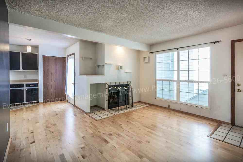 1301 University Ave #C301