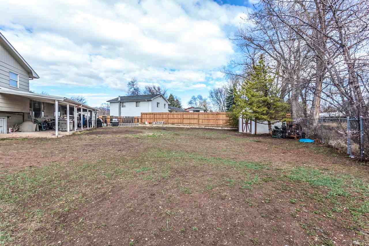 1100 Skyline Dr - Photo 2 of 44