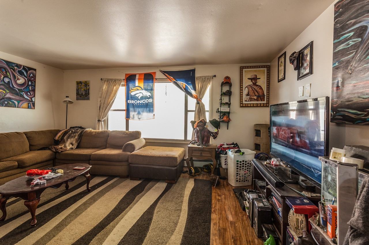 1100 Skyline Dr - Photo 4 of 44
