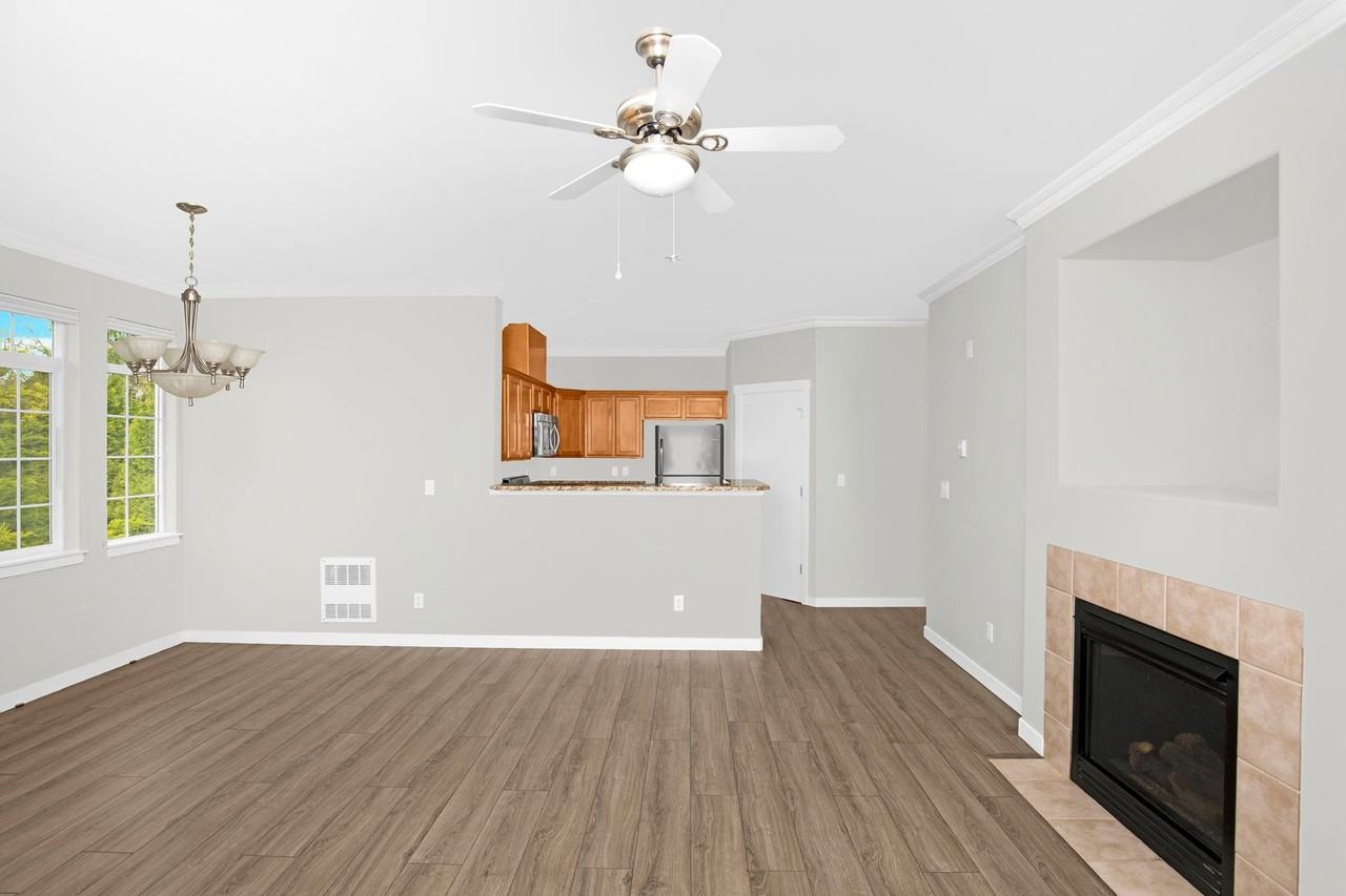 1855 Trossachs Blvd Se - Photo 4 of 17