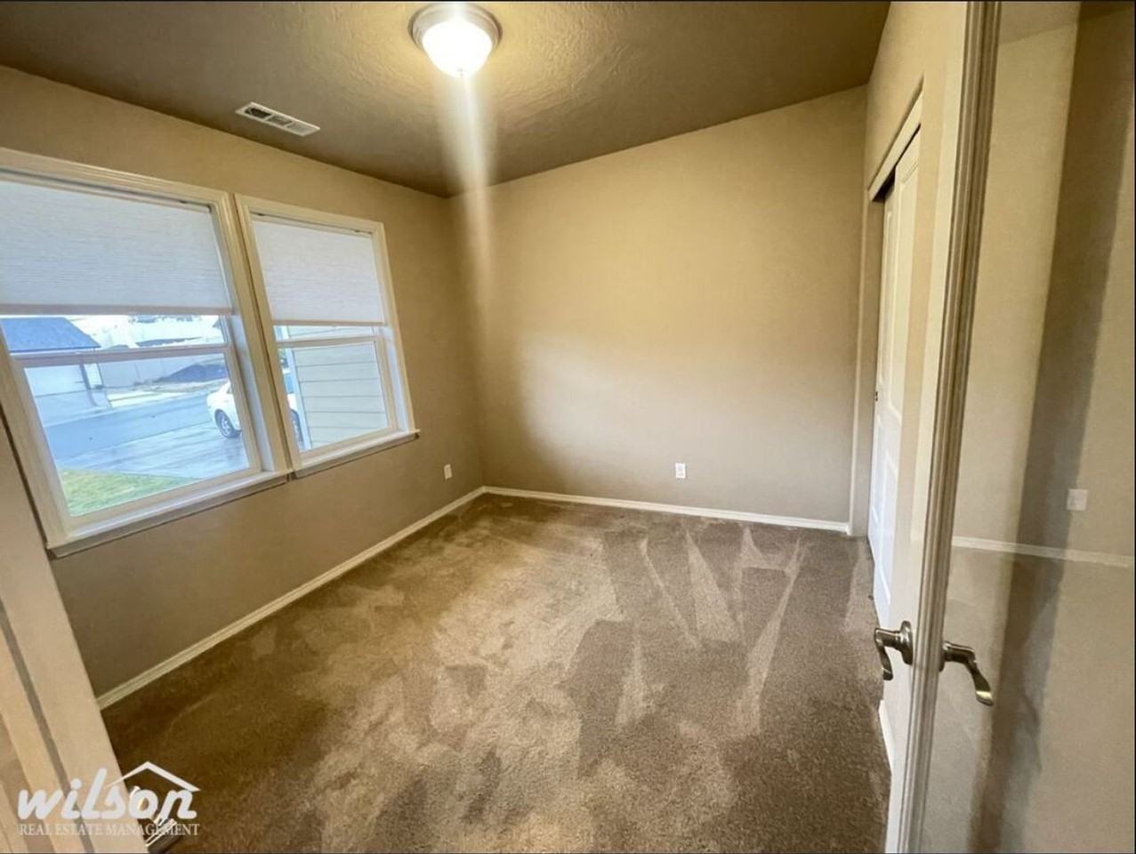 5300 Sage Way - Photo 4 of 23