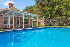 featured image of 508 Garden Oaks Cv