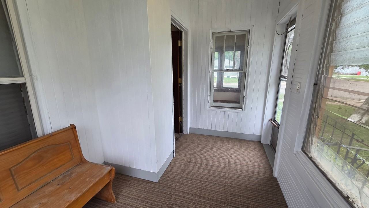 511 5th Ave Nw - Photo 5 of 25
