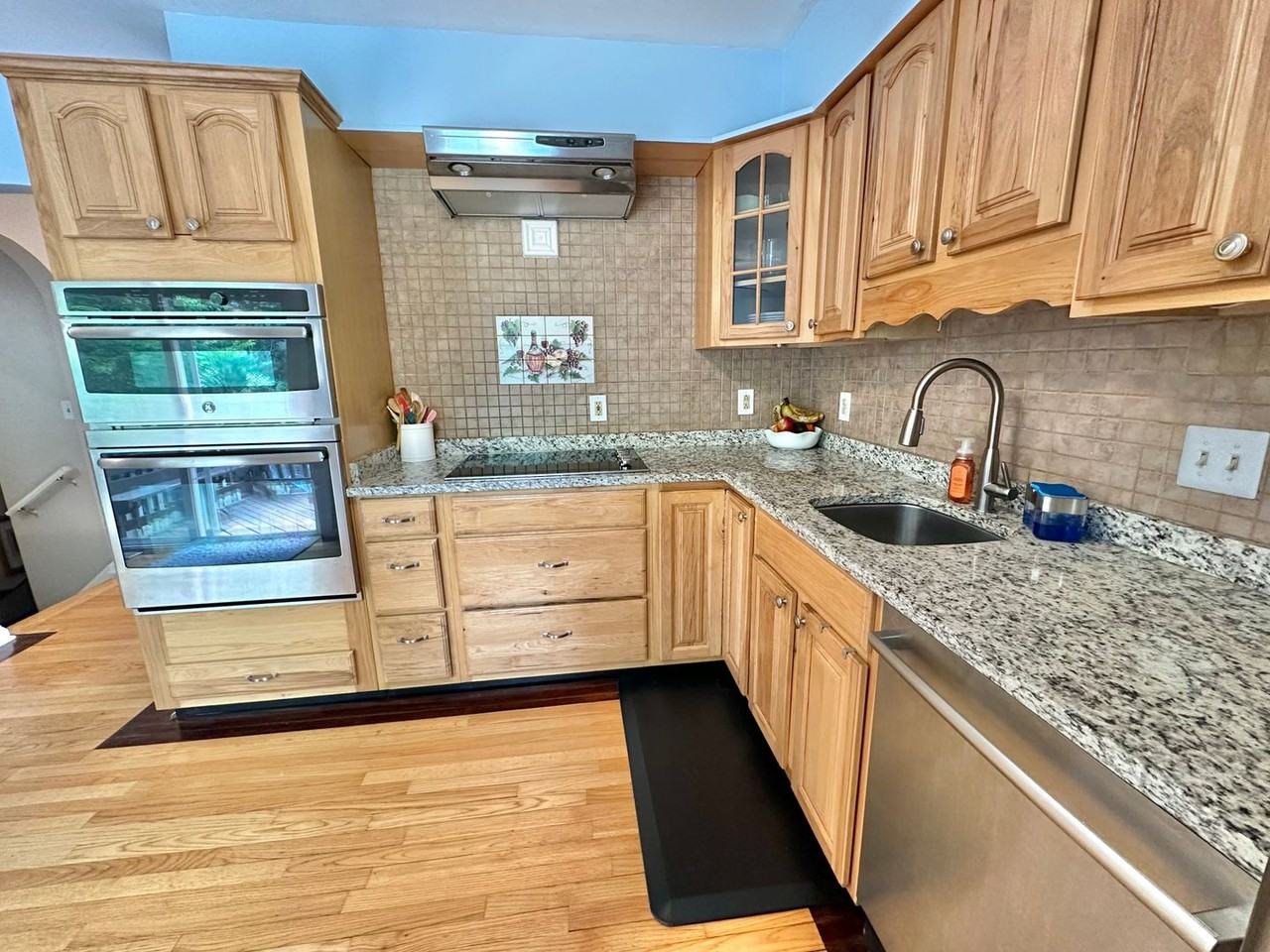 103 Staunton Ct - Photo 3 of 50