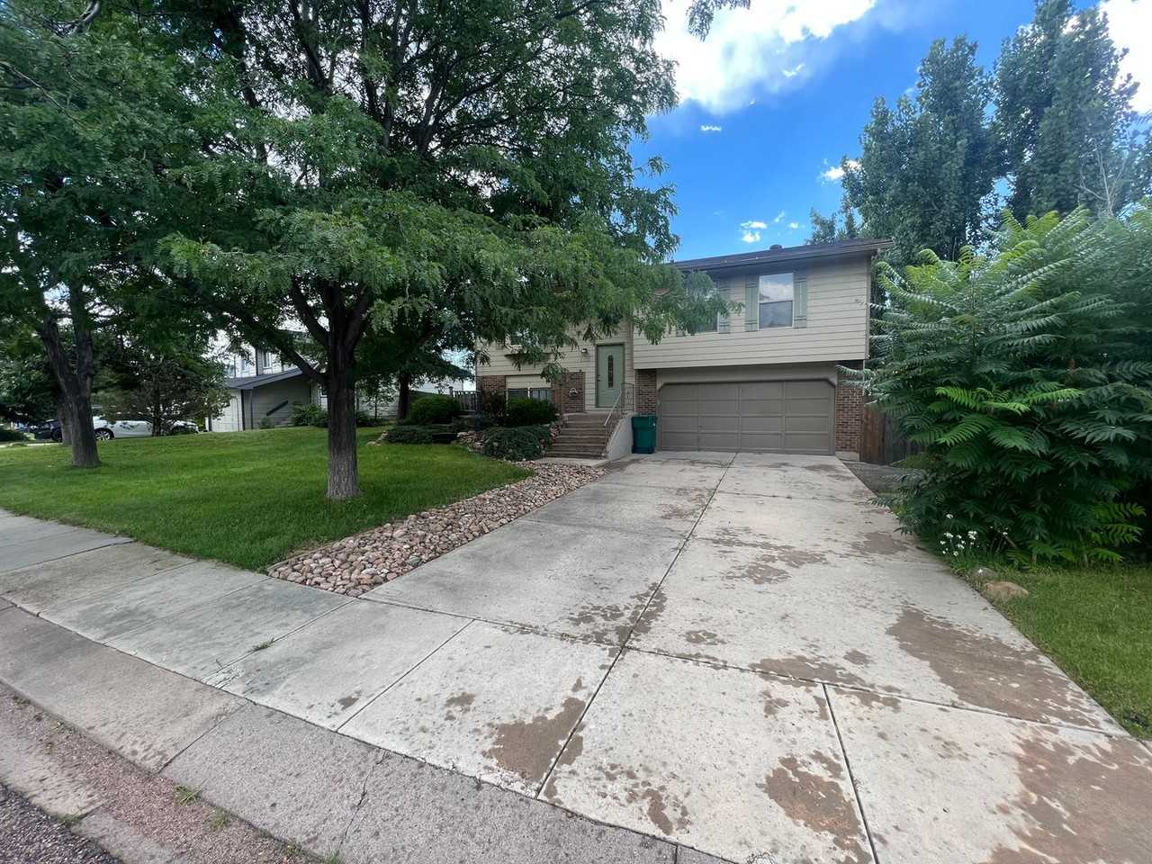 3835 Glenhurst St - Photo 2 of 14
