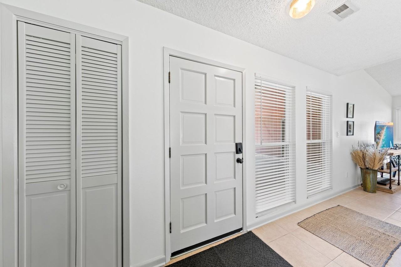 111 Mcewen Dr - Photo 5 of 47