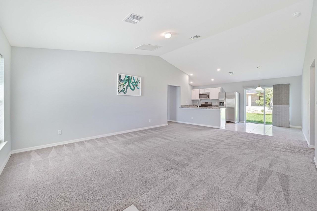 3310 Ne 8th Pl - Photo 5 of 20