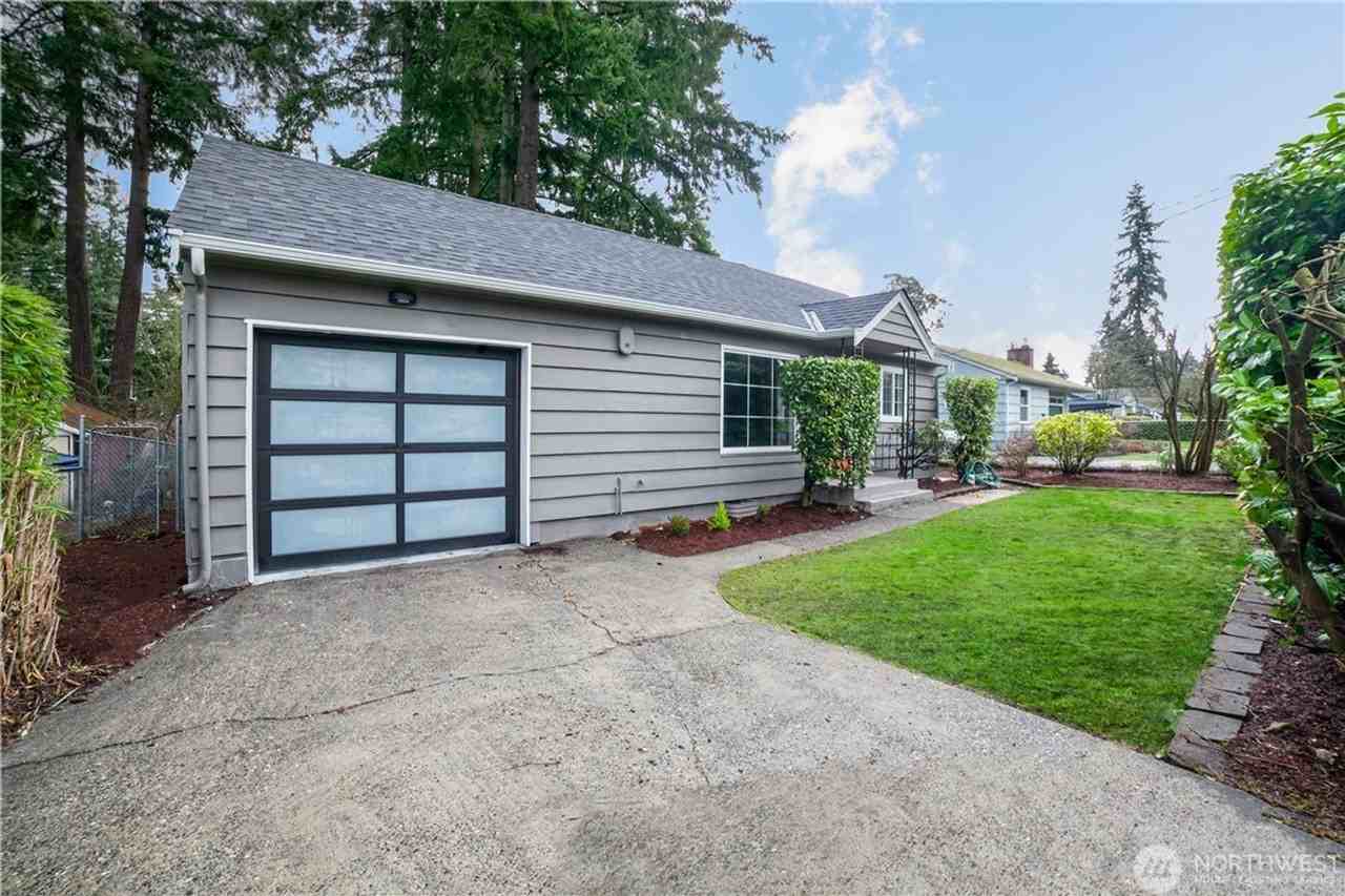 12600 8th Ave Ne - Photo 2 of 27