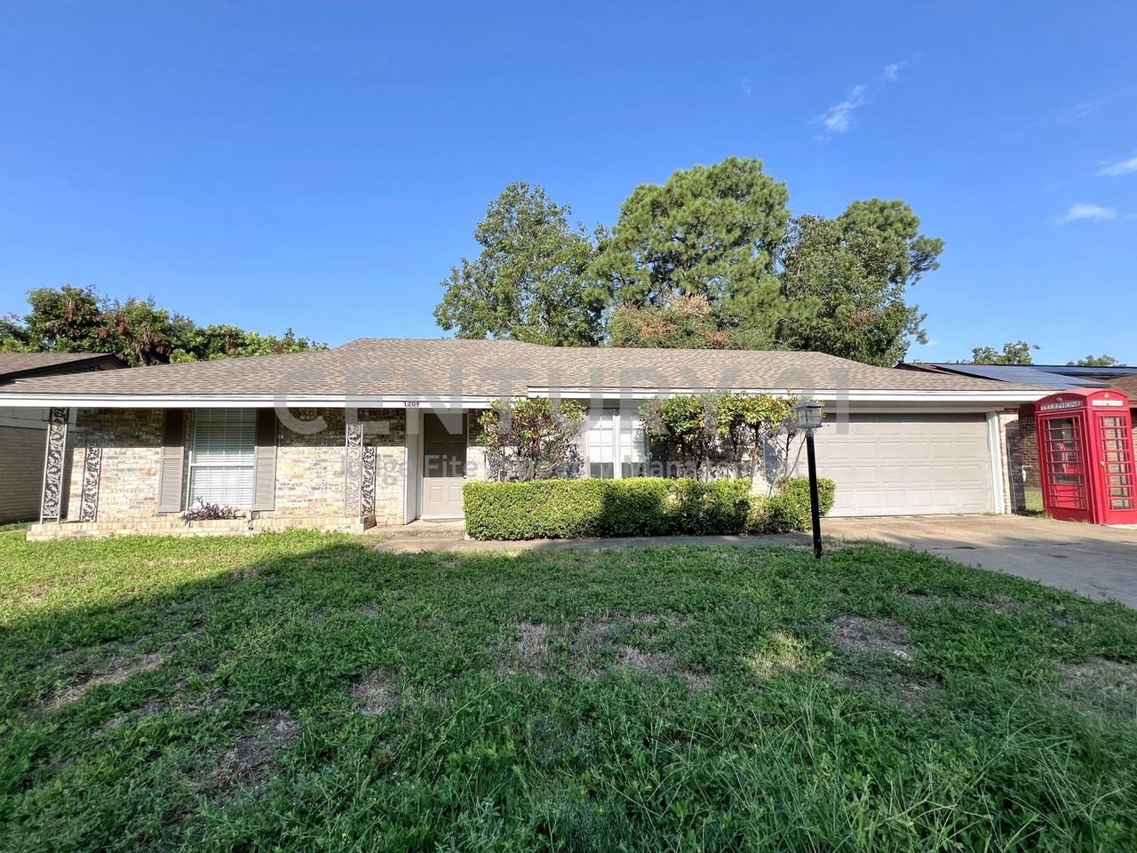 1209 Irwin Dr - Photo 2 of 13