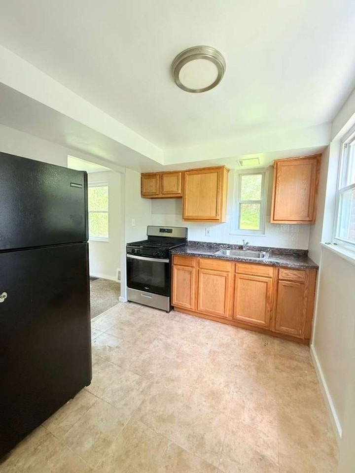 209 Briarwood Dr - Photo 6 of 15