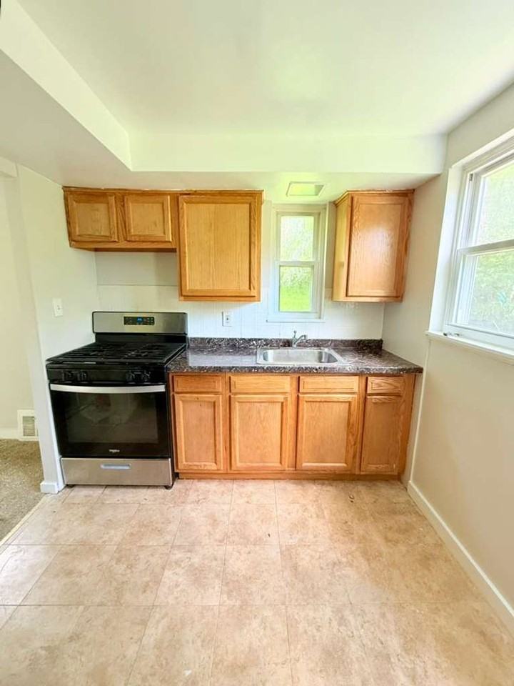 209 Briarwood Dr - Photo 7 of 15