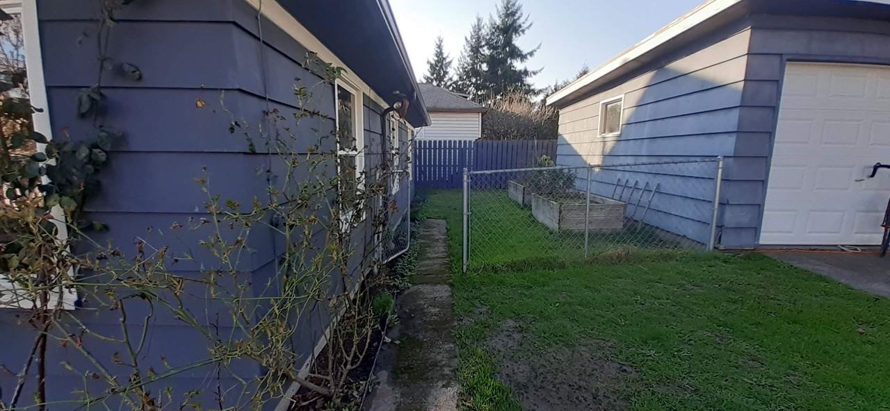 5905 11th Ave Nw - Photo 3 of 13