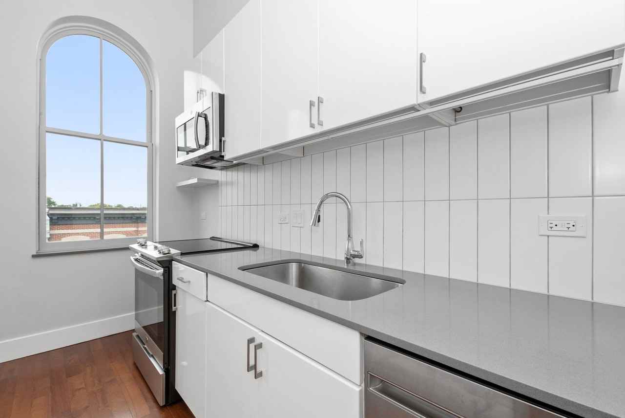 1421-1427 N. Milwaukee Avenue - Photo 3 of 35