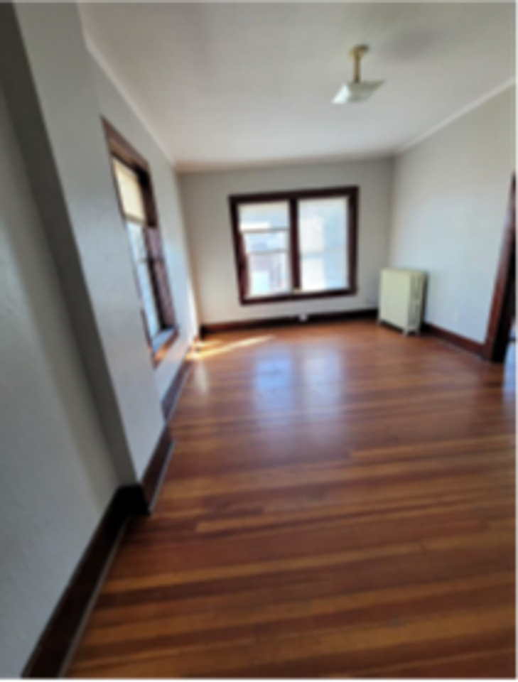 211 N Maple St - Photo 3 of 5