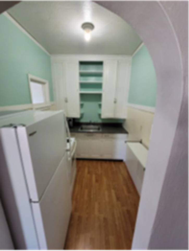 211 N Maple St - Photo 4 of 5