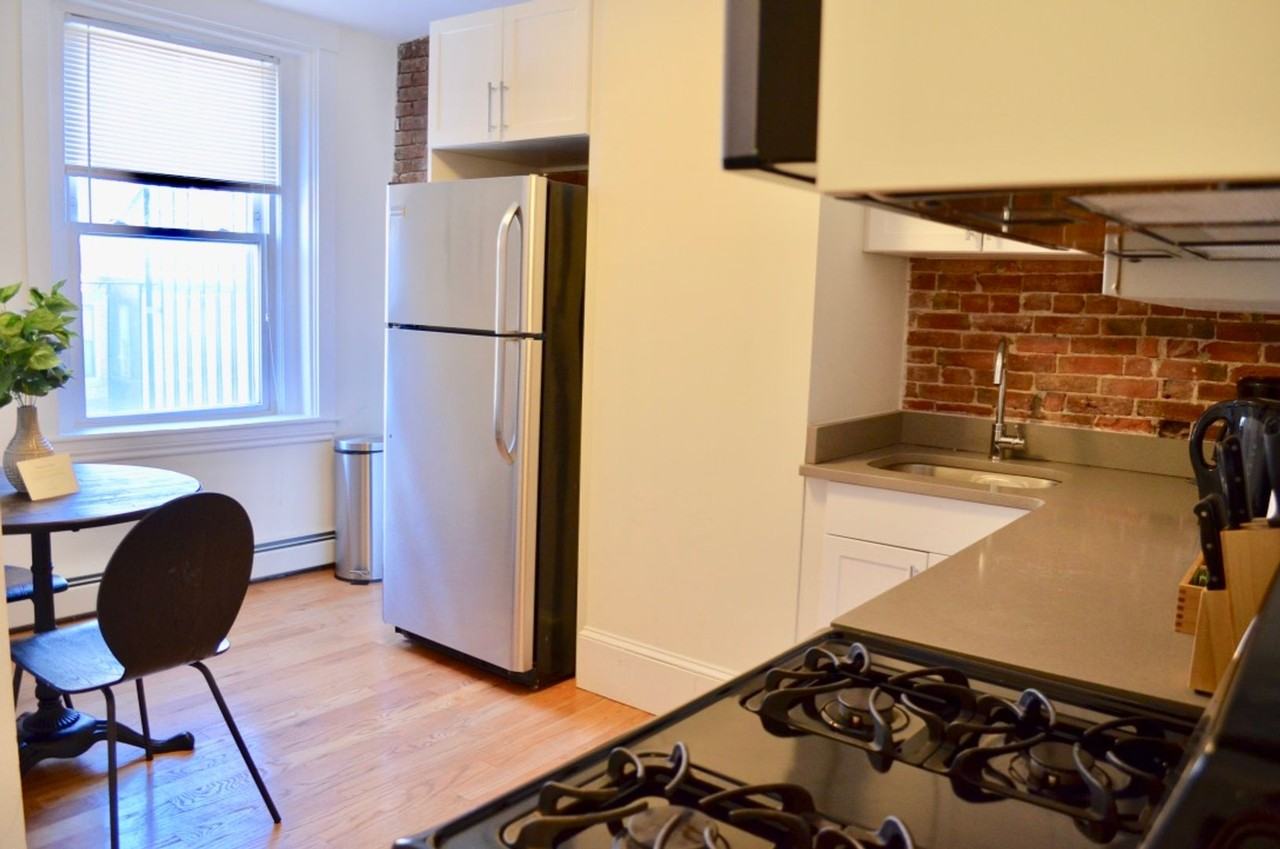 40 E Springfield St - Photo 4 of 12