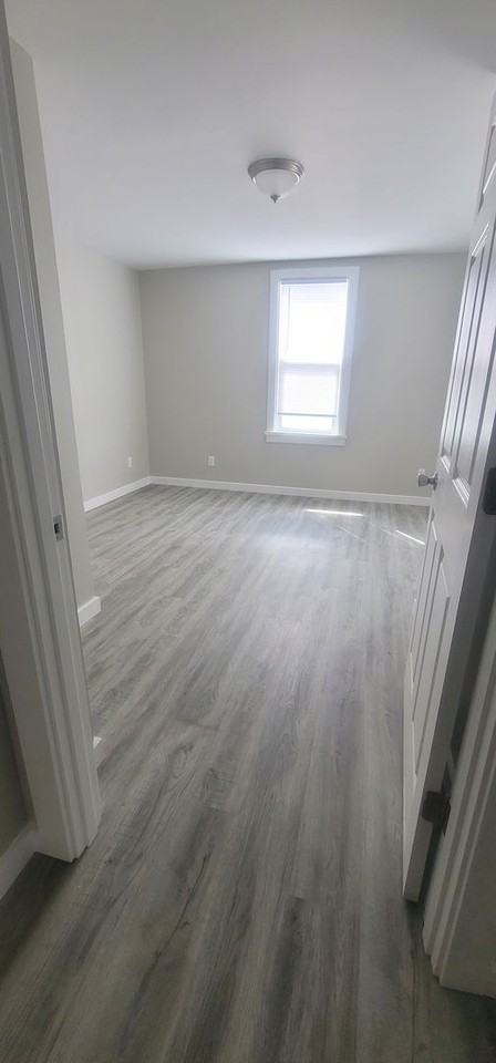 307 Yale St - Photo 4 of 7