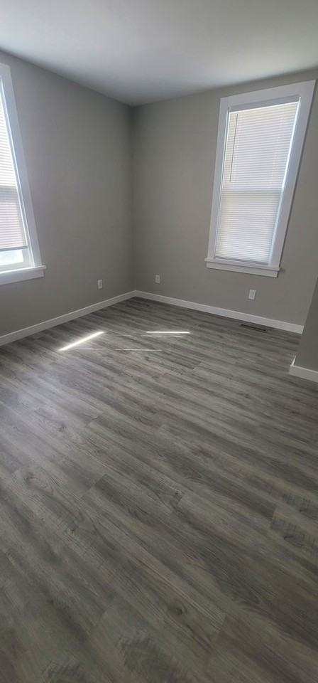 307 Yale St - Photo 5 of 7