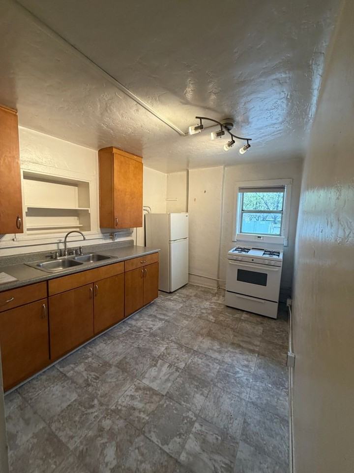 7 S Beaver St - Photo 6 of 7