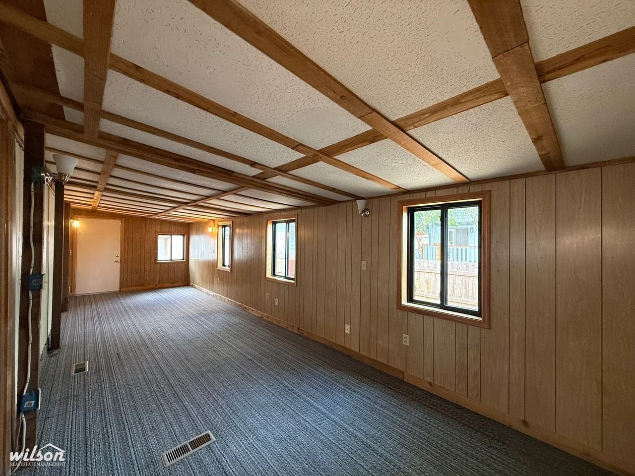 809 W Washington Ave - Photo 5 of 16