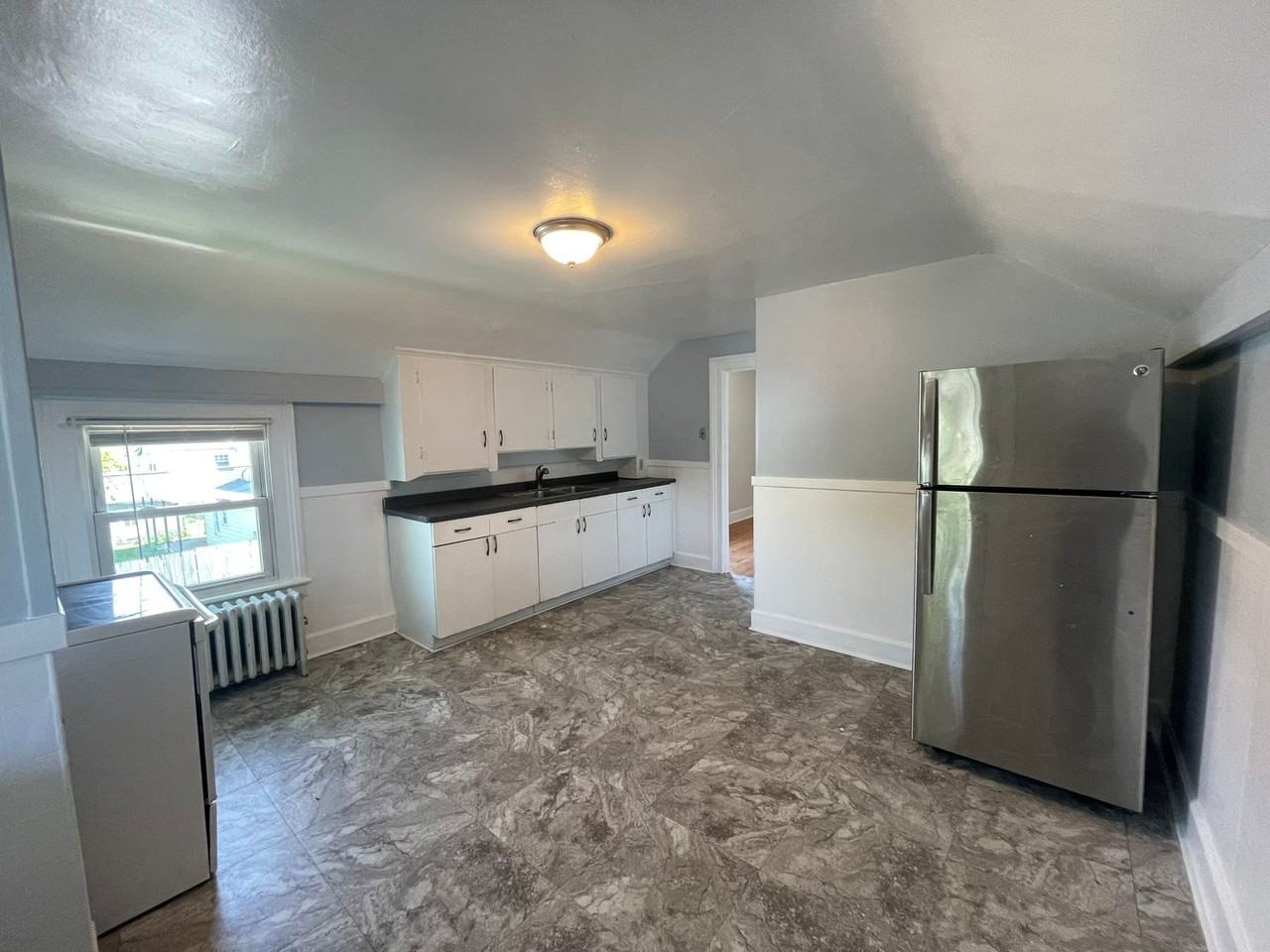 33-35 Wellington Ave 2nd Fl - Photo 2 of 11