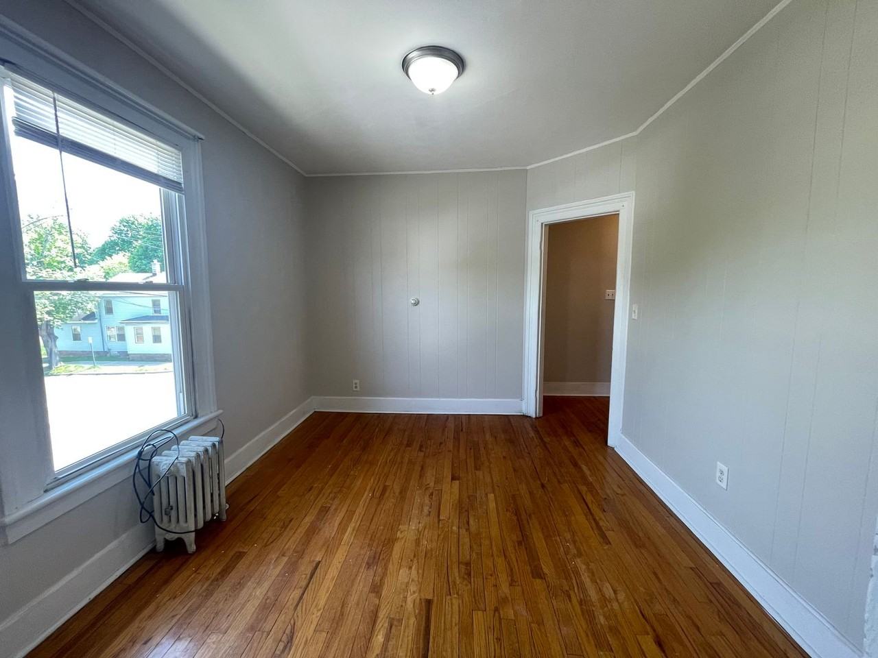33-35 Wellington Ave 2nd Fl - Photo 6 of 11