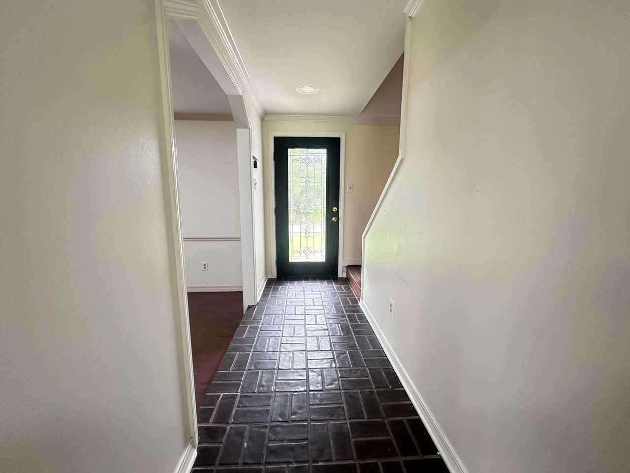522 S Dresden Ct - Photo 3 of 23