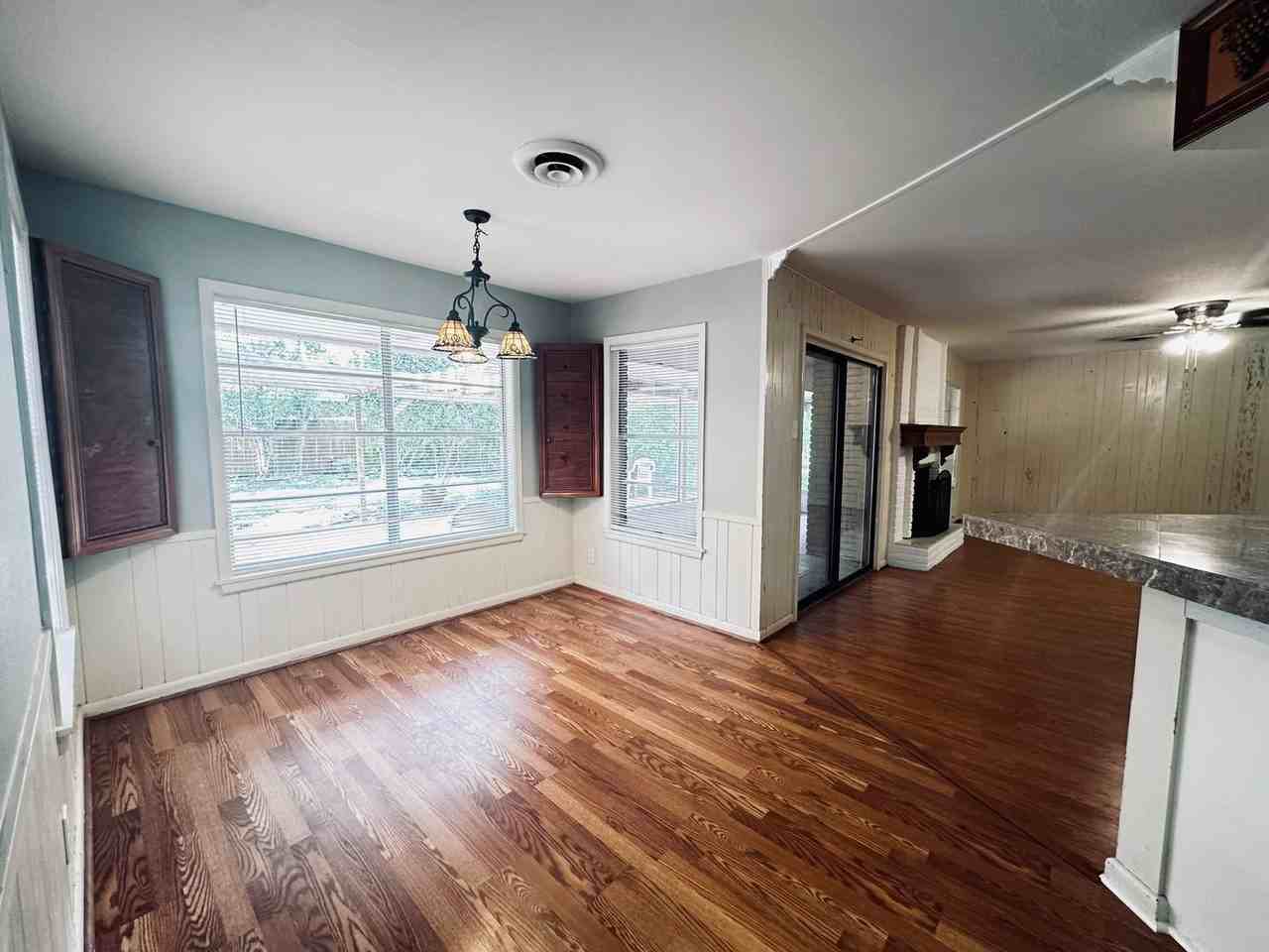 425 Zephyr Dr - Photo 7 of 31