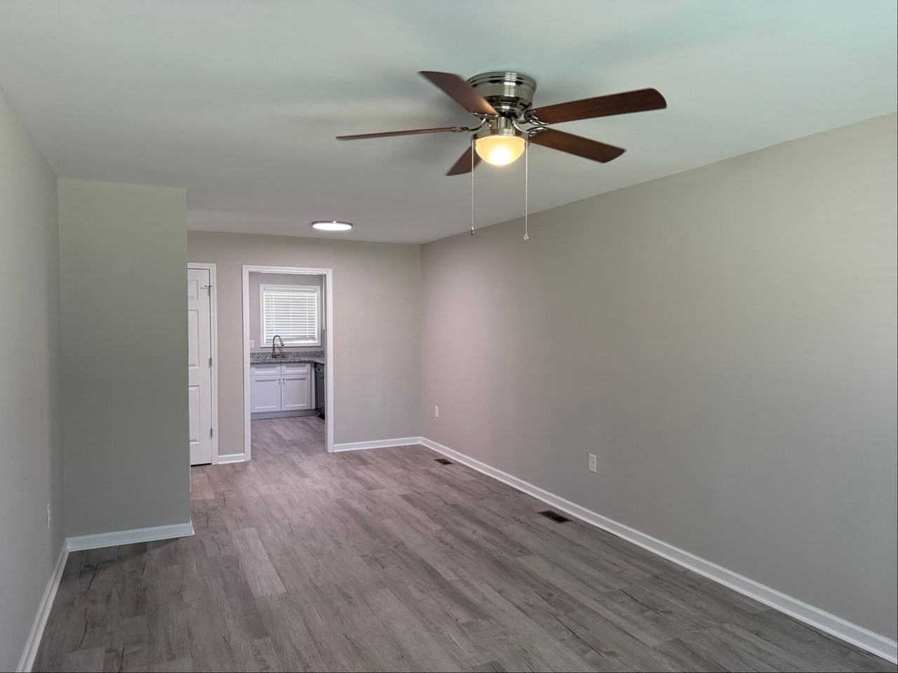 1733 River Rd - Photo 2 of 12