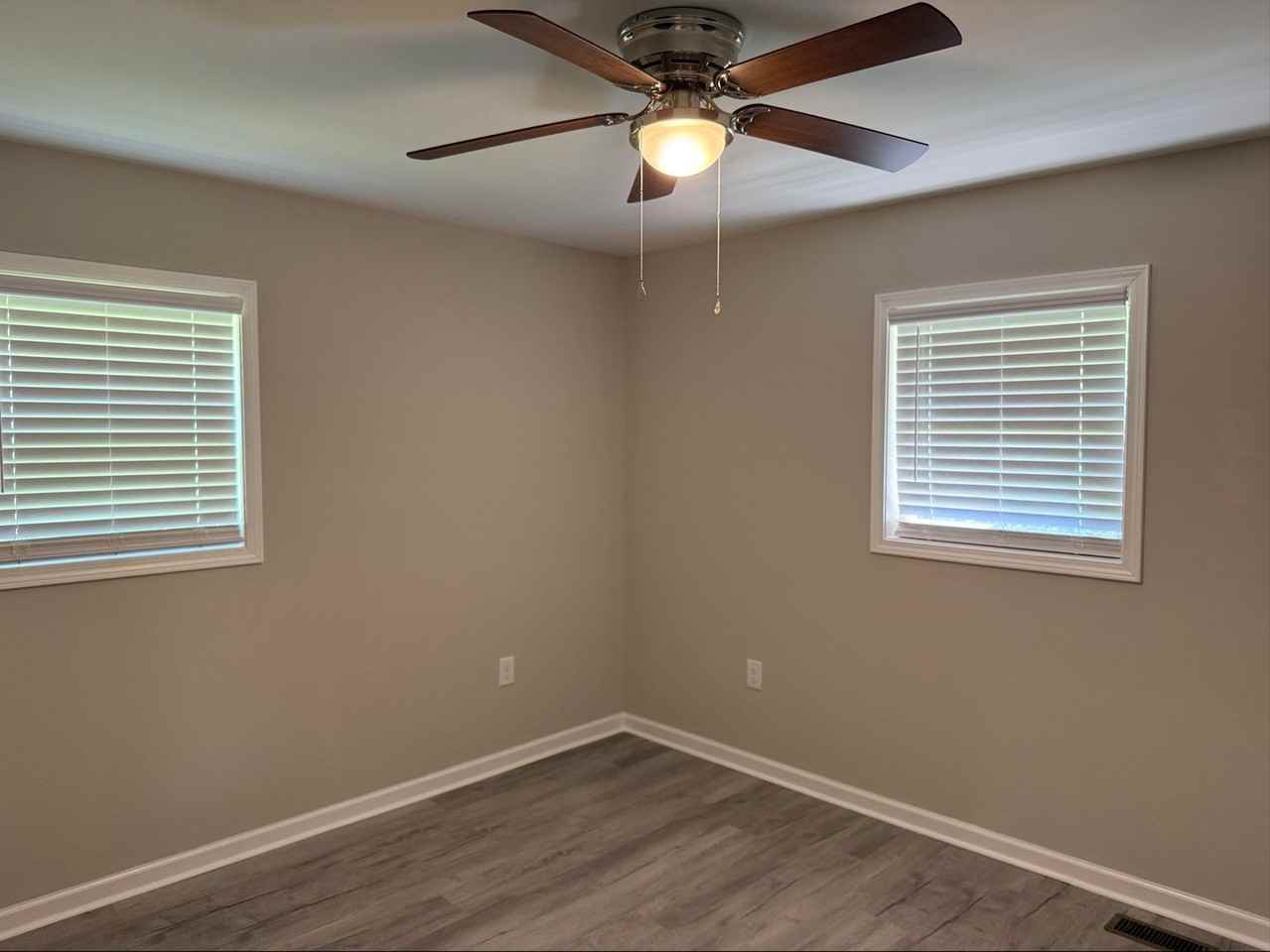 1733 River Rd - Photo 6 of 12
