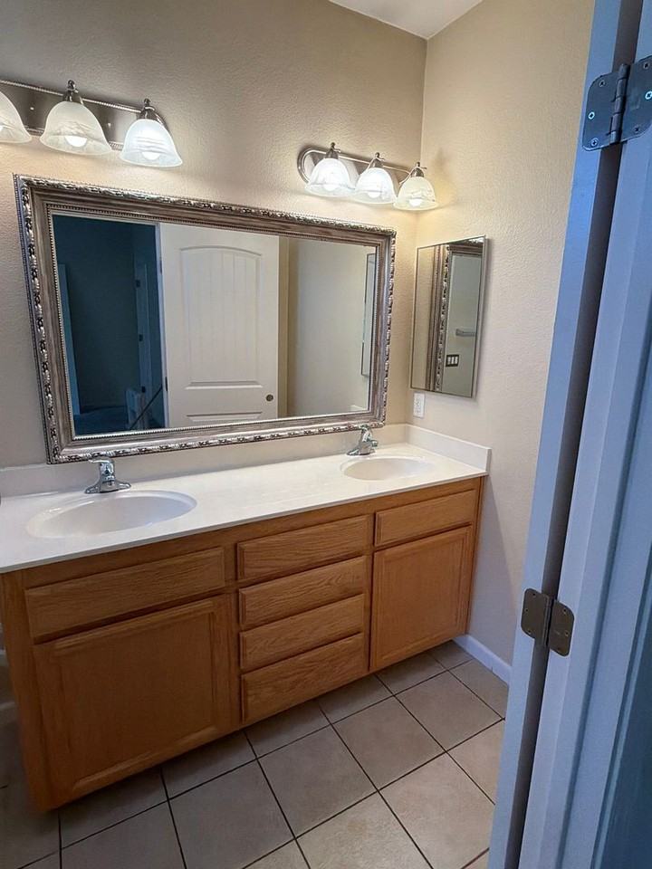 4032 Vittoria Ln - Photo 3 of 22