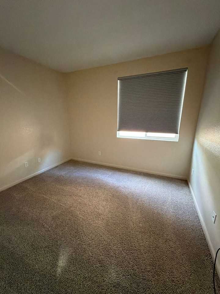 4032 Vittoria Ln - Photo 7 of 22