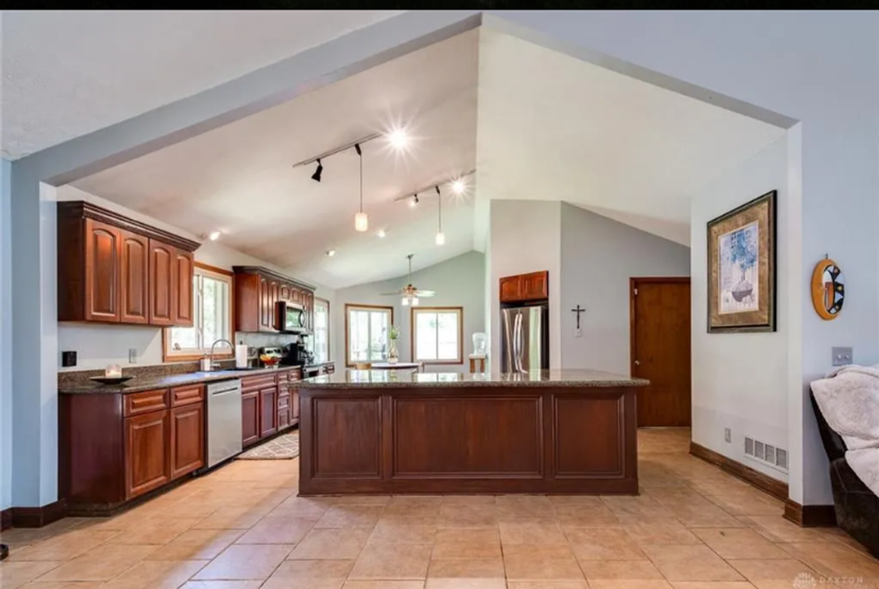 8881 Evan Ct - Photo 4 of 17
