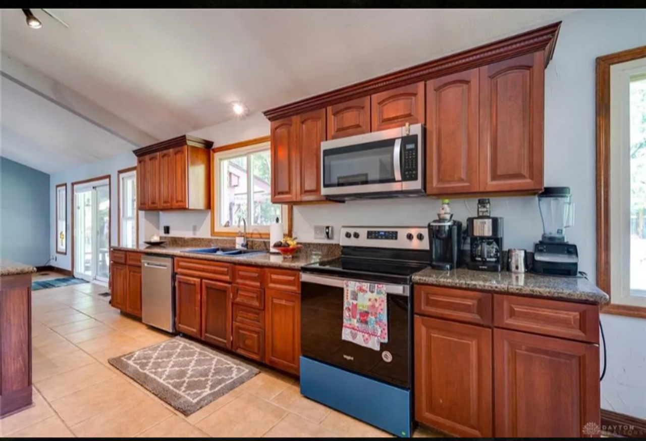 8881 Evan Ct - Photo 5 of 17