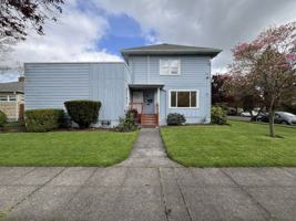 featured image of 5323 Se Knight St