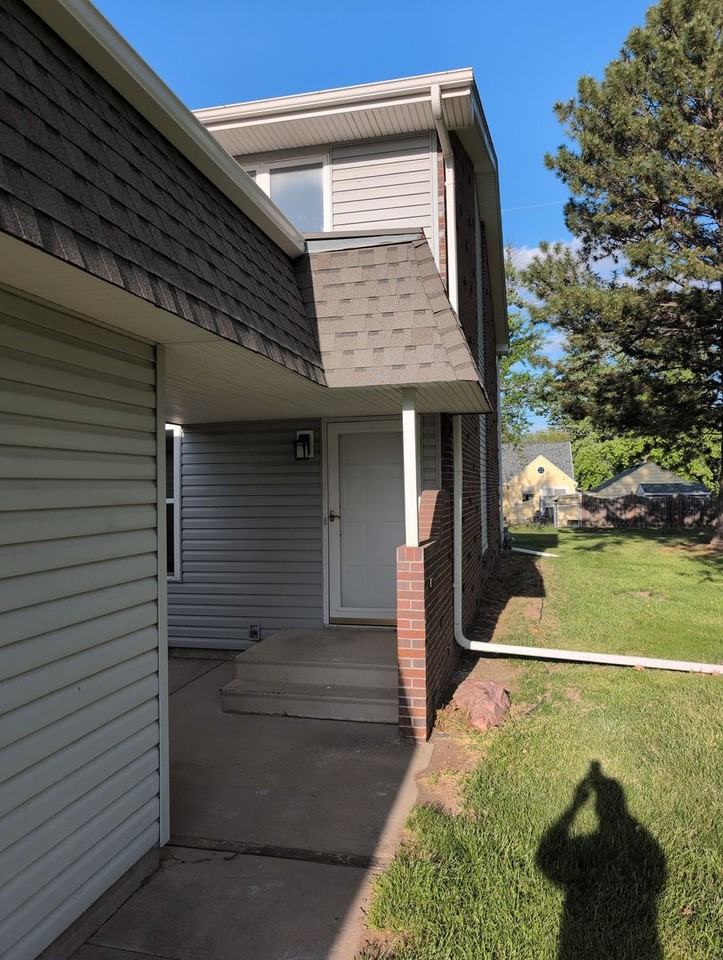 2210 Mirwyn Ct - Photo 2 of 22