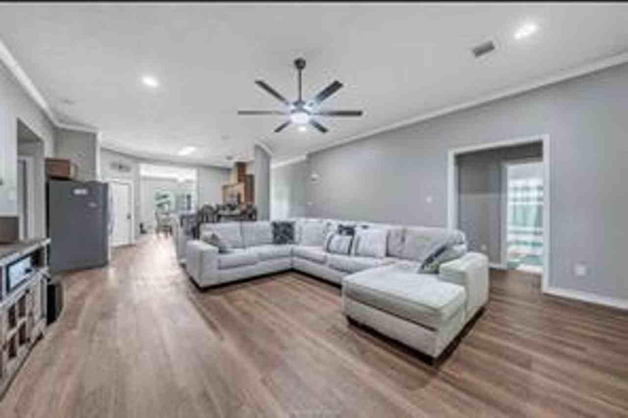 903 Whitewing Ln - Photo 2 of 10