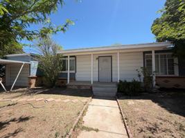 featured image of 301 E Wildy St