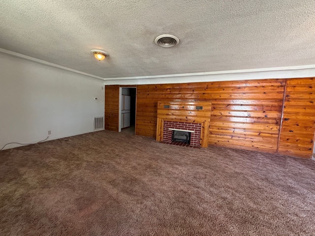 301 E Wildy St - Photo 3 of 17